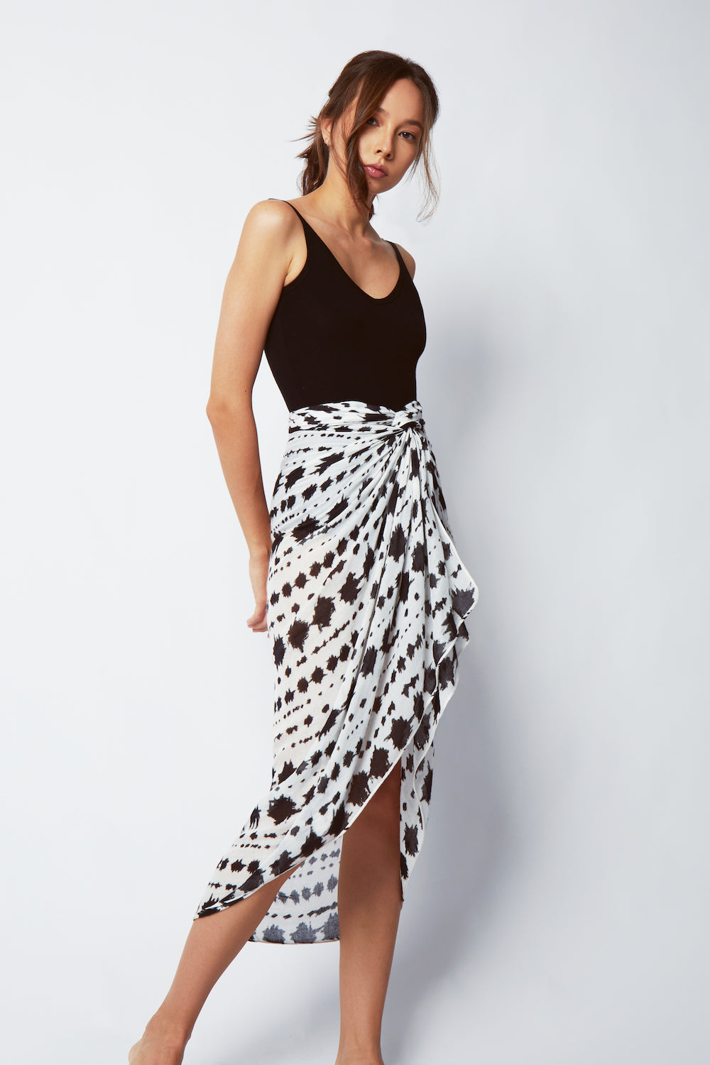 Shinjuku Lanes Tokyo Bamboo Sarong & Scarf - Monochrome