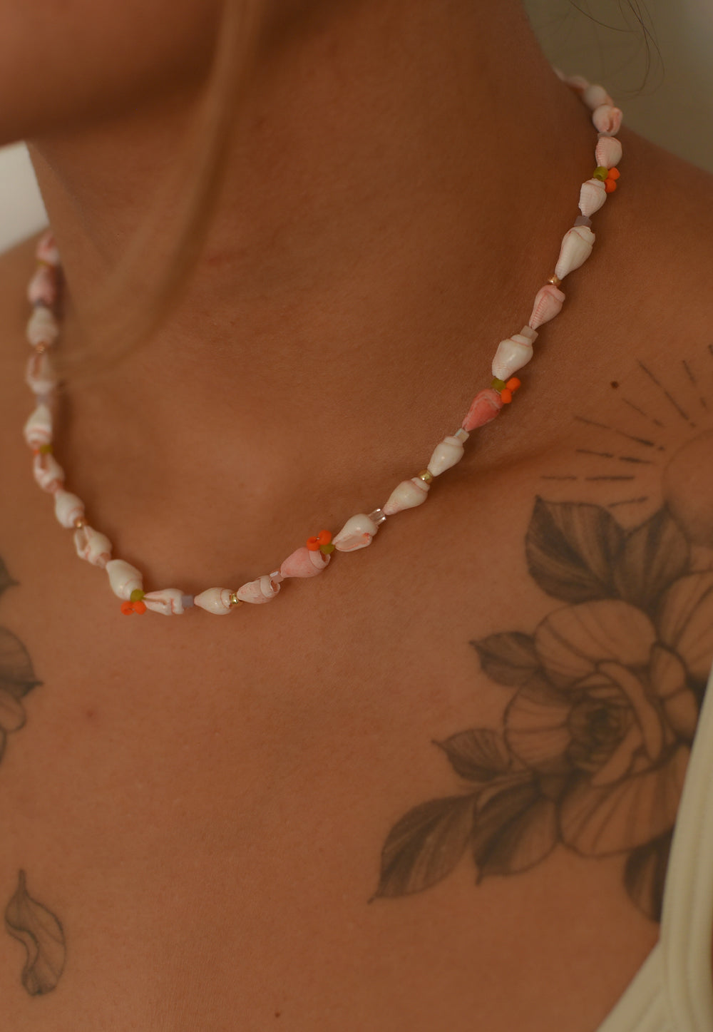 Envet Shell Glow Necklace