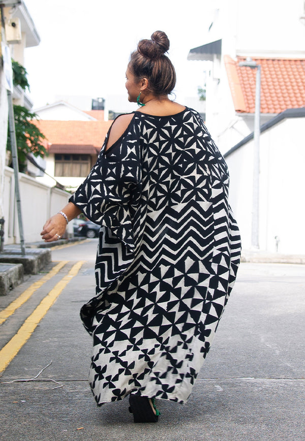 R&R Women Shoulder Batik Zig Clover Kaftan