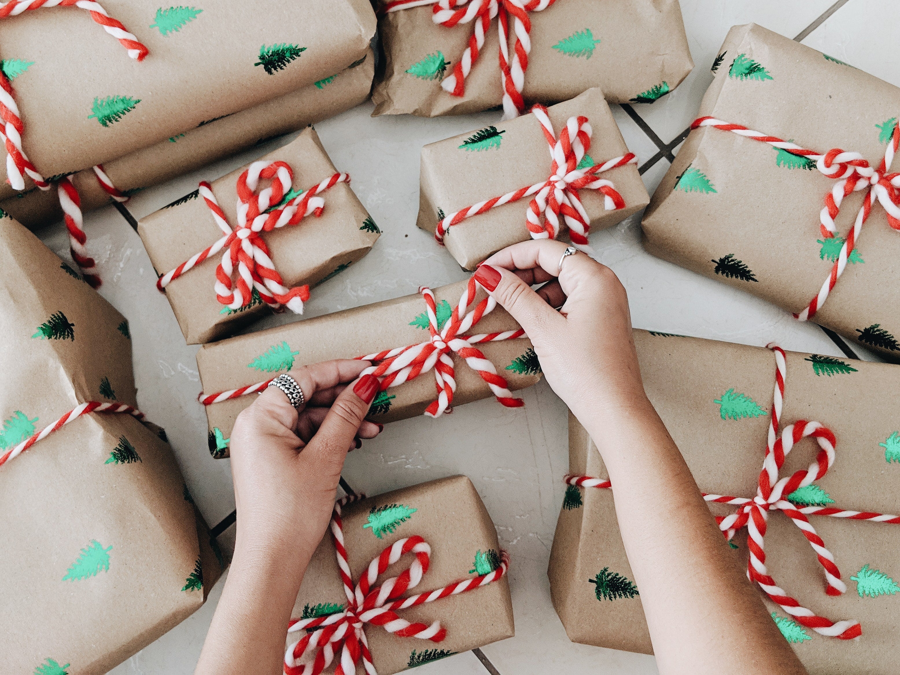 Gift Guide For The Men In Your Life: Presents Under $120!