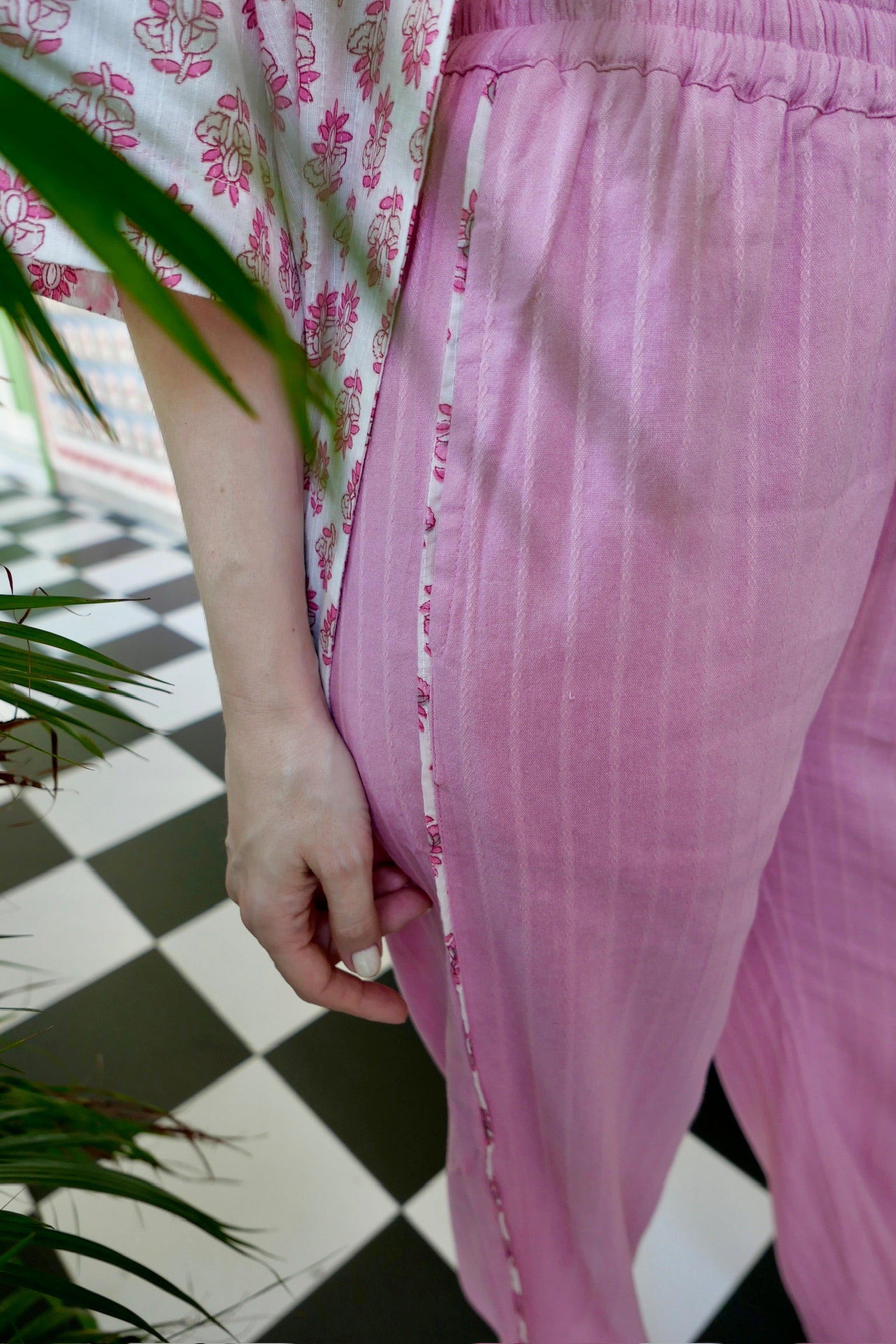 Apostrophe The Label Fiji Short Sleeve Pants Set - Pink