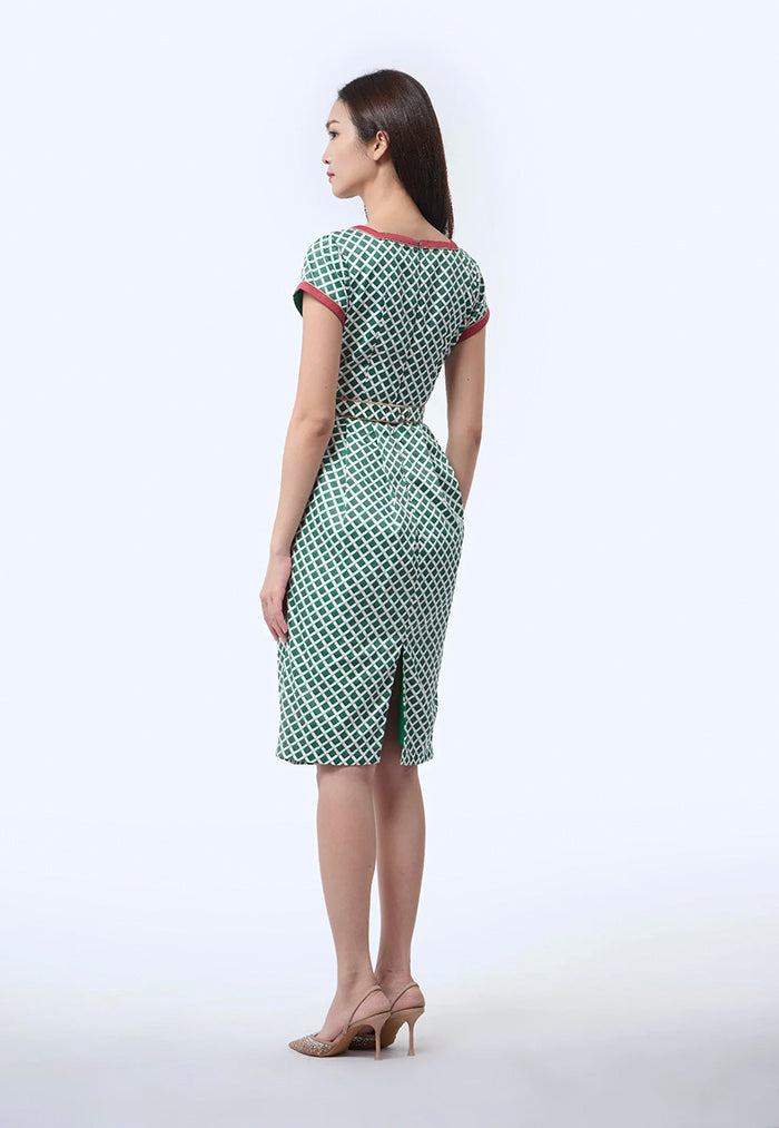 Nala Boat Neck Cheongsam - Love Lace II Green