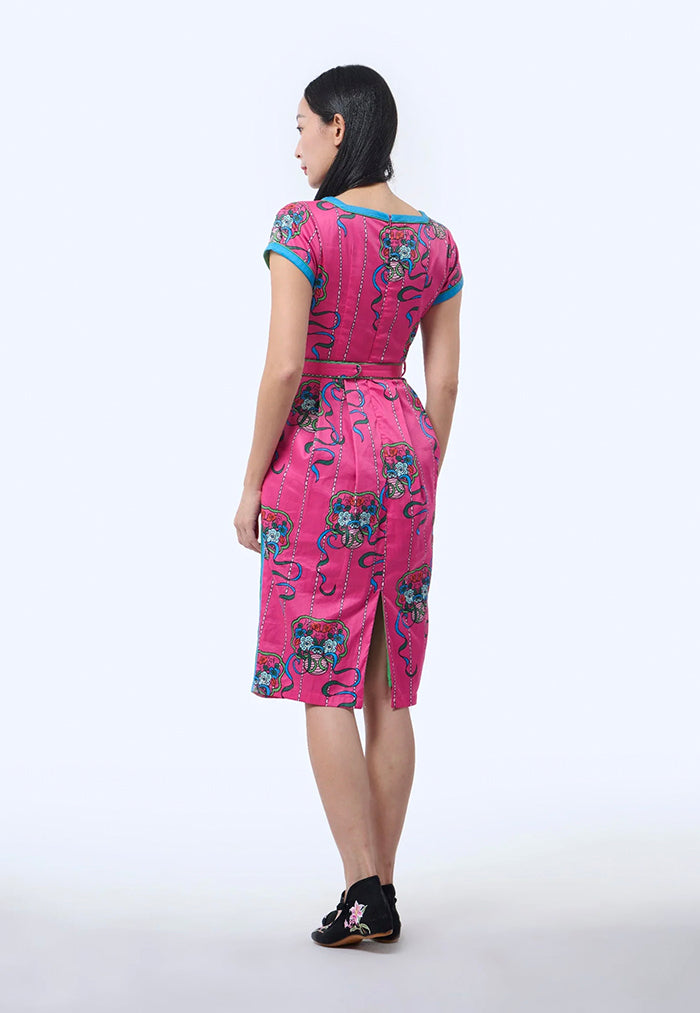 Nala Boat Neck Cheongsam - Ribbons Magenta