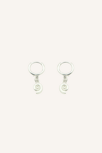 Image 15: Pantala Lini Huggie Hoop Earrings - Shell