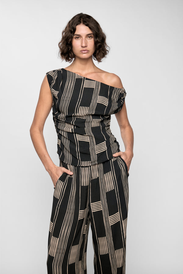 Staple the Label - Marina Asymmetrical Top