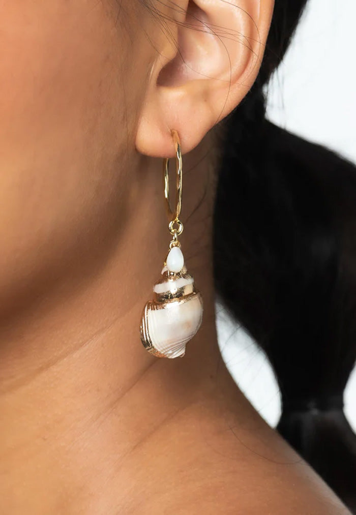 Envet She Shell Earrings