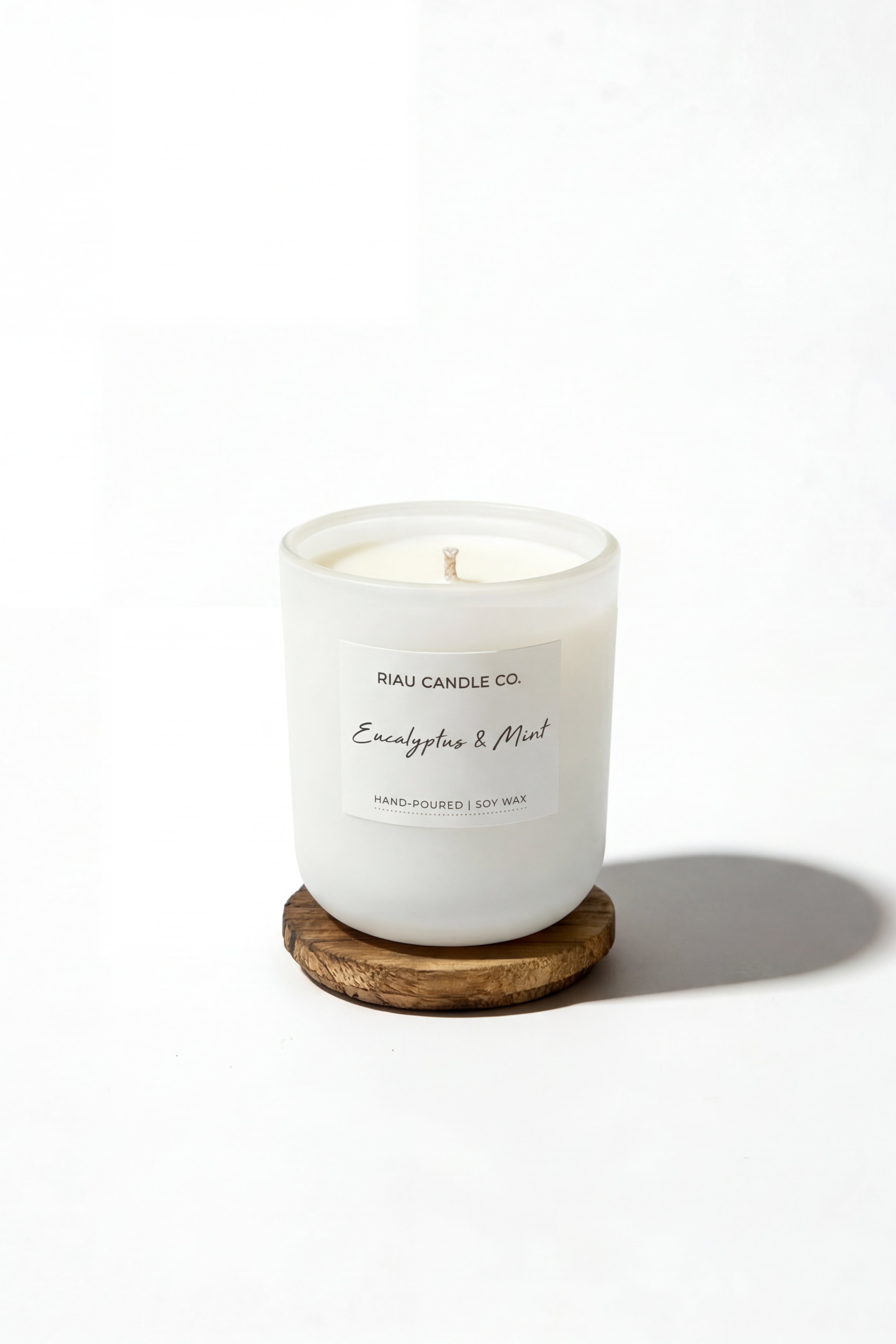 Riau Hand-Poured Soy Candle - Eucalyptus and mint
