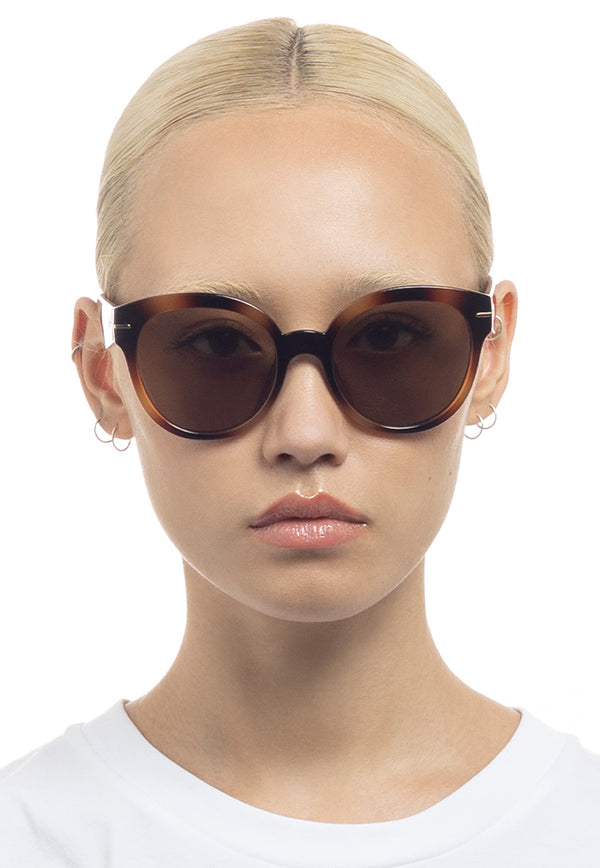 Le Specs Capacious Sunglasses - Tort