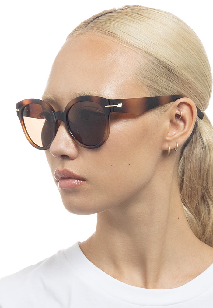 Le Specs Capacious Sunglasses - Tort