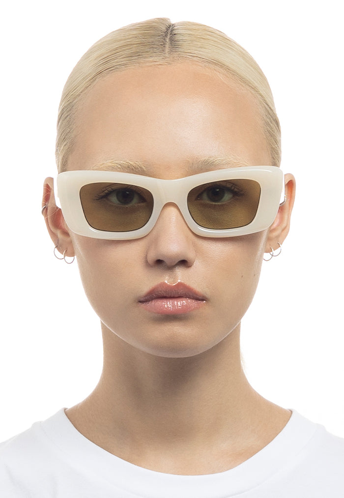 Le Specs Dopamine Sunglasses - Milky Almond