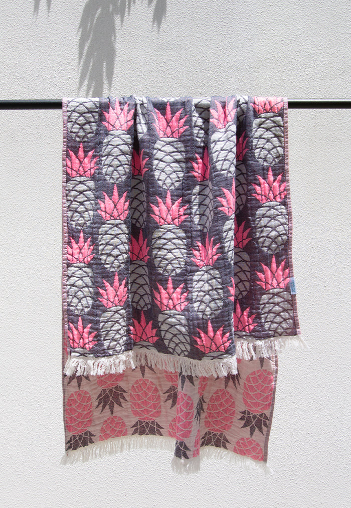 Palms & Pineapples Pineapple Turkish Towel - Pink/Navy