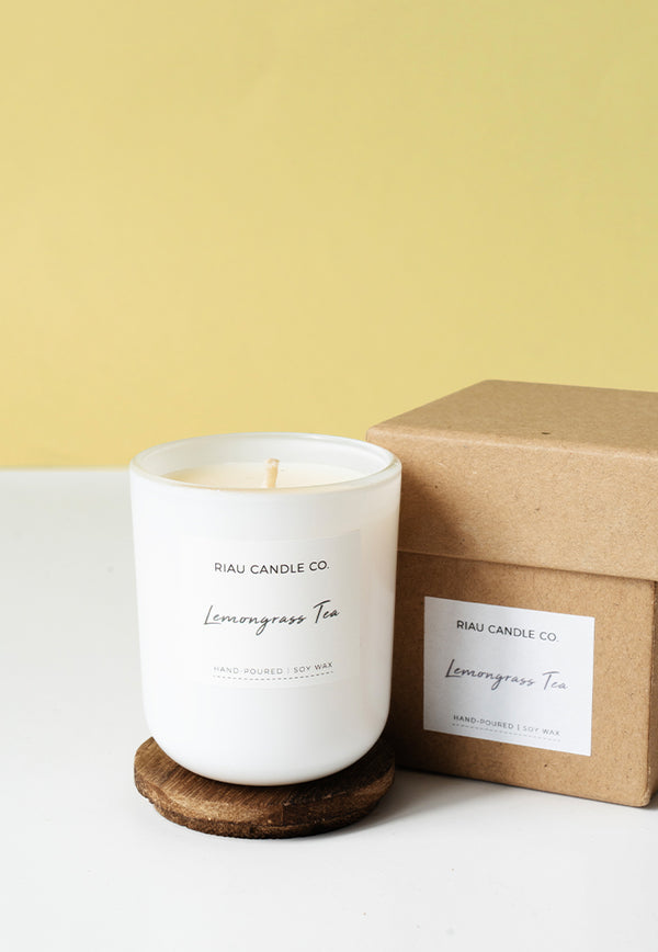 Riau Hand-Poured Soy Candle - Lemongrass Tea