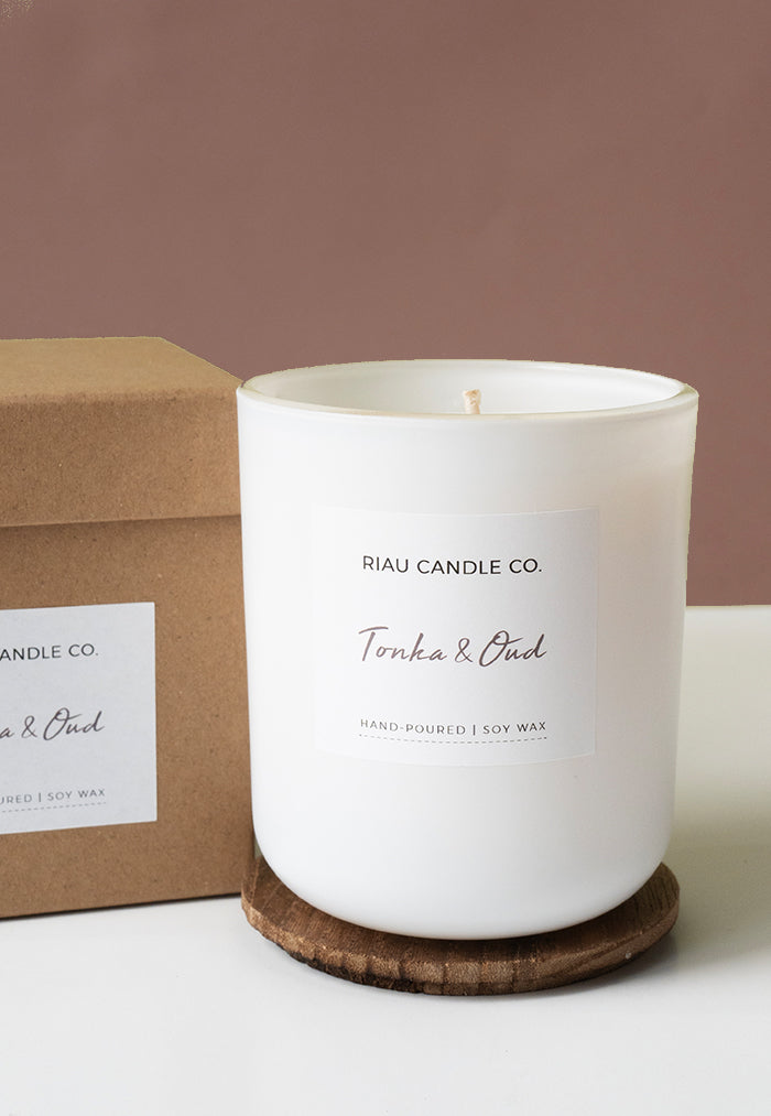 Riau Hand-Poured Soy Candle - Tonka & Oud