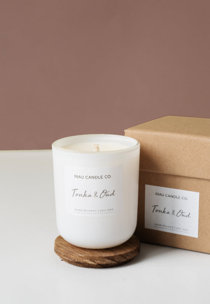 Riau Hand-Poured Soy Candle - Tonka & Oud