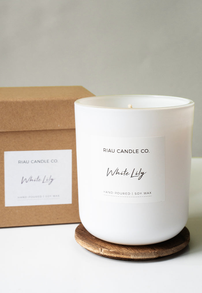 Riau Hand-Poured Soy Candle - White Lily