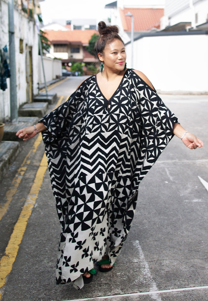 R&R Women Shoulder Batik Zig Clover Kaftan