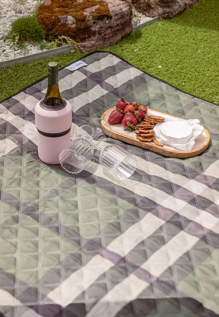 Sista & Co. Picnic Mat - Olive Fields